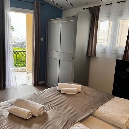 Modern Nr12 Private Kitchenette, Bathroom, Balcony Limassol