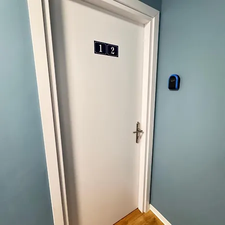 Modern Nr12 Private Kitchenette, Bathroom, Balcony *