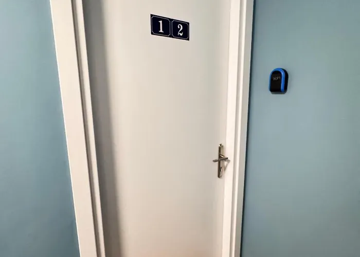 Modern Nr12 Private Kitchenette, Bathroom, Balcony *